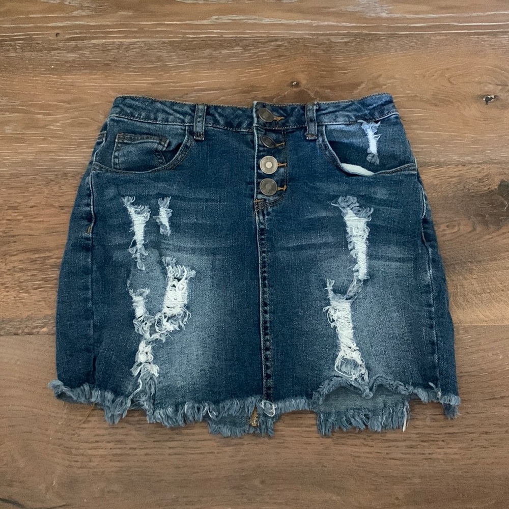 rue21 high waisted ripped dark washed denim mini skirt/ size small
